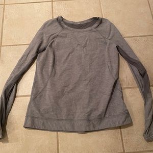 Lululemon workout shirt